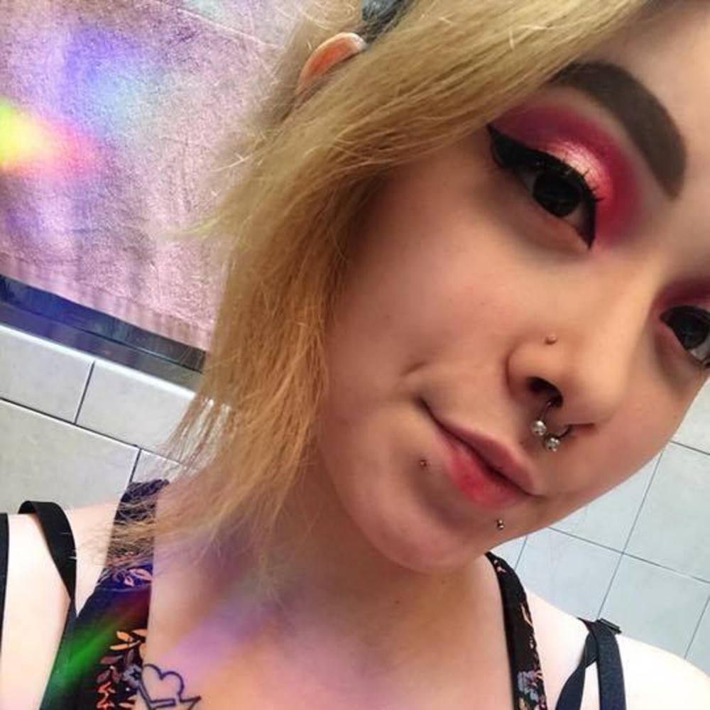 Meet your Posher, Crystal